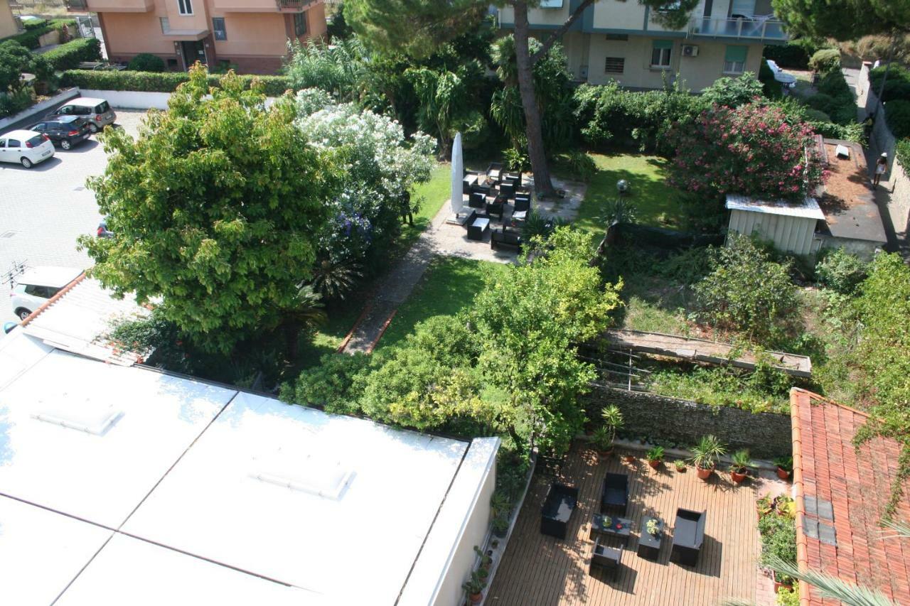 Hotel Rosalia Bordighera Exterior photo